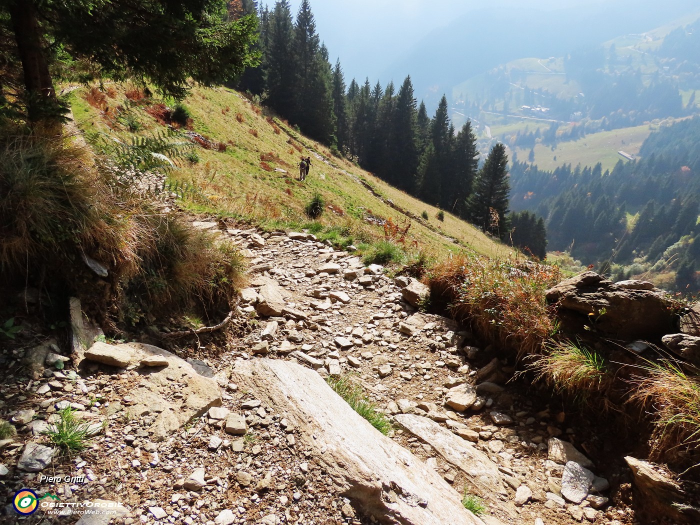 73 Rientriamo al tornante 9 dove chiudiamo la bella escursione.JPG
